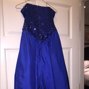 Strapless formal dress